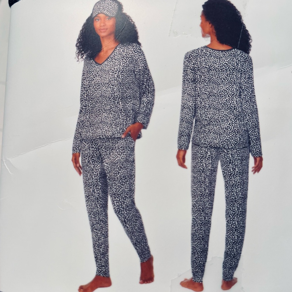 DKNY PJs Pajamas Sleep Set with Eye Mask Animal Print XL New
